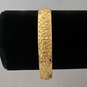 Vintage MONET Gold Tone Textured Hinged Bangle Bracelet